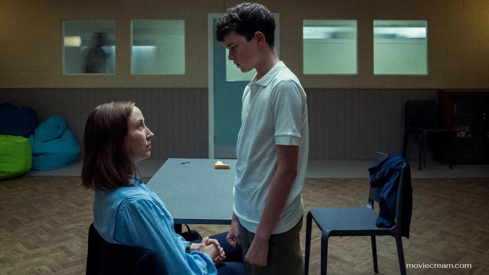 Adolescence เป็นซีรีส์แนวอาชญากรรมและดราม่าที่ออกฉายทาง Netflix ในปี 2025 เรื่องราวเริ่มต้นเมื่อ เจมี่ มิลเลอร์ เด็กชายวัย 13 ปี ถูกจับกุมในข้อหาฆาตกรรมเพื่อนร่วมชั้นหญิงคนหนึ่ง