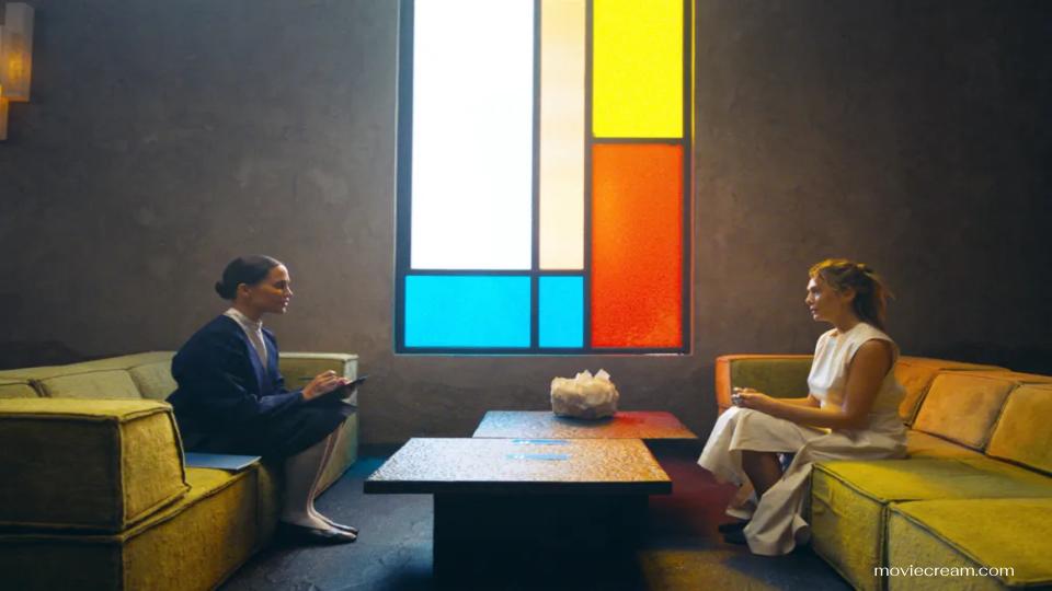 ​The Assessment (2025) เป็นภาพยนตร์แนววิทยาศาสตร์ที่กำกับโดย Fleur Fortuné นำแสดงโดยอลิเซีย วิกันเดอร์, เอลิซาเบธ โอลเซ่น และฮิเมช พาเทล ภาพยนตร์นี้เล่าเรื่องราวของคู่รักที่ต้องผ่านการประเมินอย่างเข้มงวดเพื่อขอสิทธิ์ในการมีบุตรในสังคมอนาคตที่การควบคุมการเจริญพันธุ์เป็นเรื่องสำคัญ​